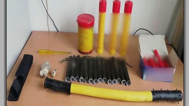 Μπαράζ συλλήψεων στην Καρδίτσα: 43 άτομα πήγαιναν σε ποδοσφαιρικό αγώνα με όπλα, ναρκωτικά και φωτοβολίδες