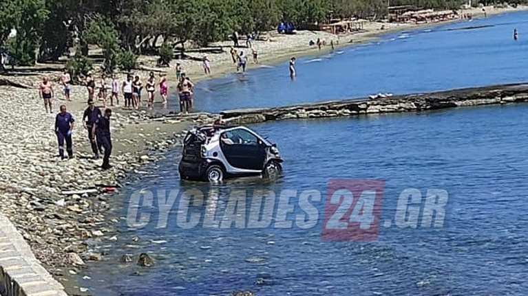 Τήνος: Προσπάθησε ν’ αποφύγει τη σύλληψη και βούτηξε με το αμάξι του στη θάλασσα