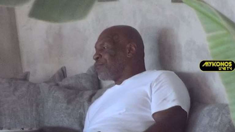 Στη Μύκονο ο θρυλικός Μάικ Τάισον - Απόλαυσε καλό φαγητό και χόρεψε στους ρυθμούς της μουσικής [Βίντεο]