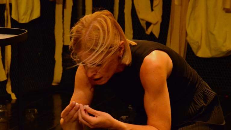 &quot;Η κίτρινη ταπετσαρία&quot;: Ένα έργο – φόρος τιμής για το φεμινιστικό κίνημα