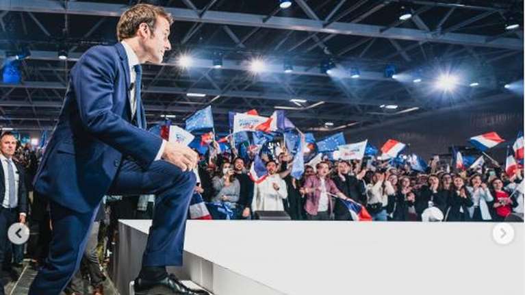 Εμανουέλ Μακρόν: Το παρασκήνιο της εκλογικής βραδιάς μέσα από 10 κλικ της προσωπικής του φωτογράφου