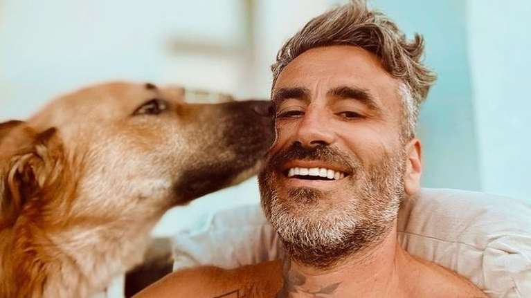 Ο Γιώργος Μαυρίδης έκανε τατουάζ τη Μόλυ του: &quot;Αυτή τη φορά θα ταξιδέψουμε παρέα όλο τον κόσμο!&quot;