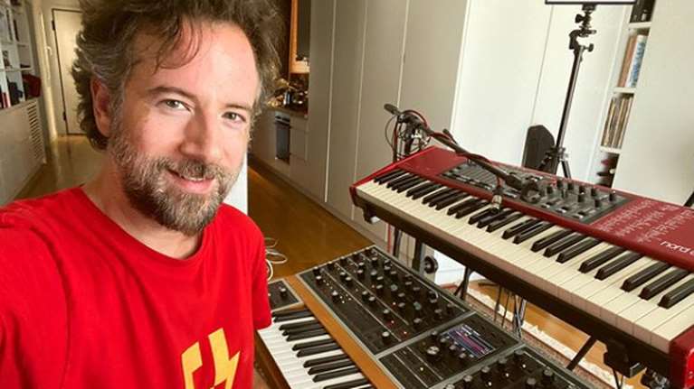 Οταν ο Κωστής Μαραβέγιας συναντήθηκε με τον Ενιο Μορικόνε - Φοιτητής, πριν από 25 χρόνια [εικόνες]