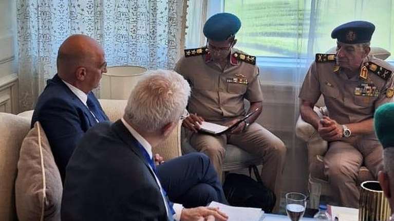 Δένδιας από Αίγυπτο: Κοινή θέληση για περαιτέρω εμβάθυνση της στρατηγικής αμυντικής σχέσης