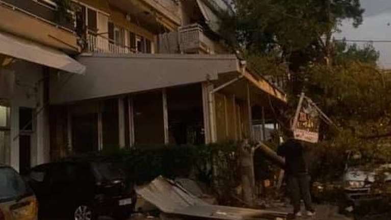 Σφοδρή κακοκαιρία στην Αττική - Πλημμύρισαν δρόμοι - Σάρωσε Κέρκυρα-Κεφαλονιά [εικόνες-βίντεο]