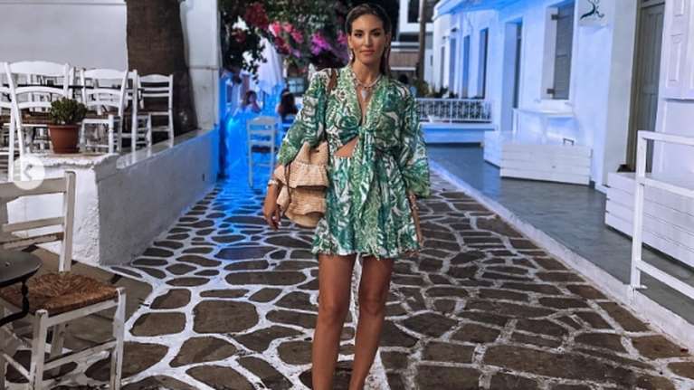 Στην Αντίπαρο η Αθηνά Οικονομάκου - Το φωτογραφικό άλμπουμ των διακοπών της