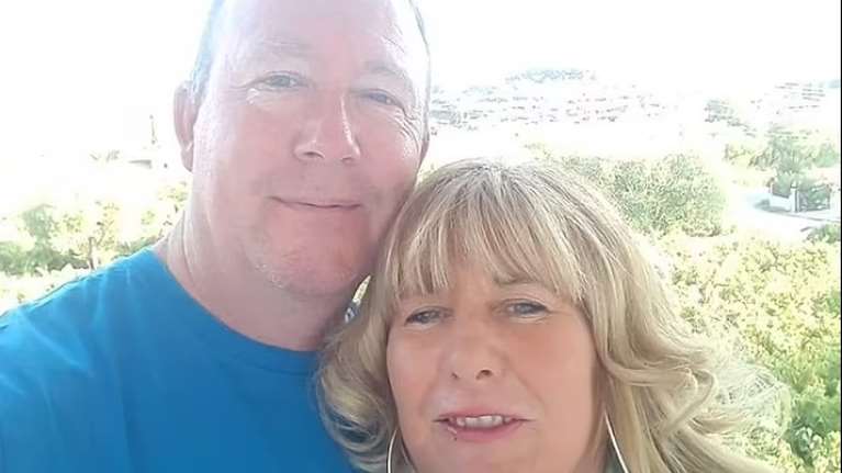 Τα ζευγάρι των Βρετανών που κατηγορούνται ότι δεν πλήρωναν στις ταβέρνες της Κρήτης, περνά στην αντεπίθεση: Ειναι ψέματα