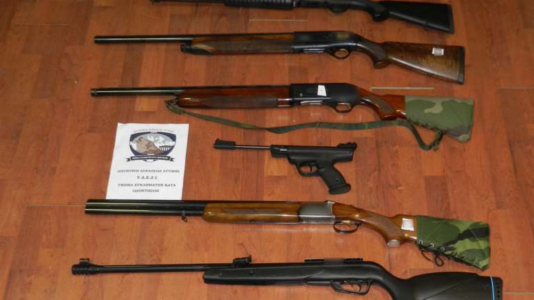 Σπείρα ρήμαζε σπίτια σε Αττική και Κορινθία: Το κόλπο για να ξεγελούν τους ενοίκους - Πώς "ξέπλεναν" λεία 500.000 ευρώ