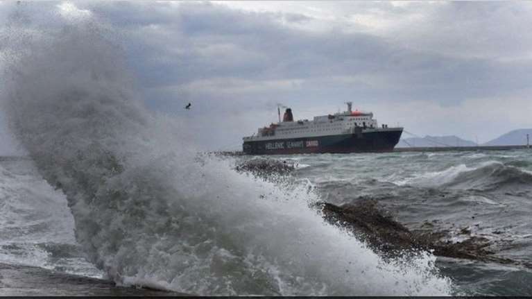 Προβλήματα σε δρομολόγια των ακτοπλοϊκών συγκοινωνιών λόγω των ισχυρών ανέμων - Ποιές γραμμές είναι κλειστές