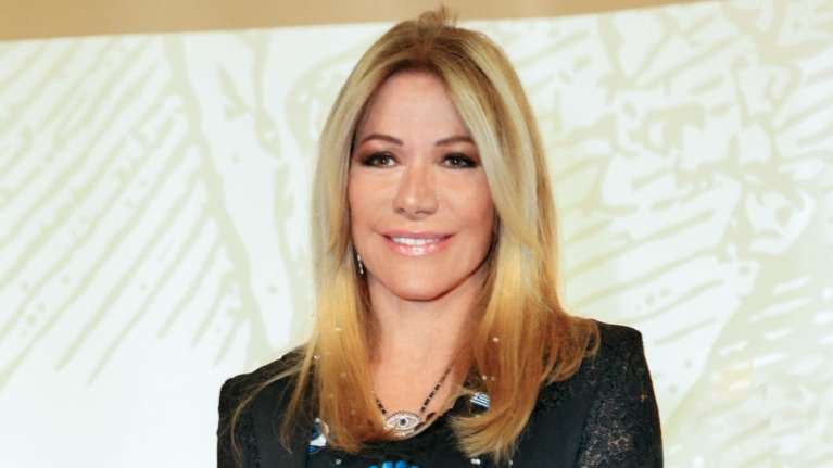 Μαριάννα Λάτση: Η casual εμφάνιση στη Θεσσαλονίκη με κολάν με πεταλούδες, puffer jacket και σνίκερς