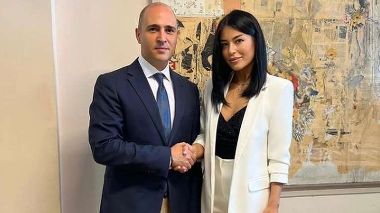 Αφροδίτη Λατινοπούλου: Έγινε αντιπρόεδρος στην Εθνική Συμφωνία, το κόμμα του Κωνσταντίνου Μπογδάνου