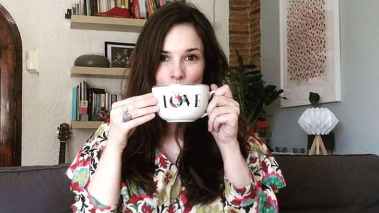 Ευγενία Δημητροπούλου: Μέσα στο cozy σπίτι της - Το παραμυθένιο παιδικό δωμάτιο και η καταπράσινη βεράντα [εικόνες]