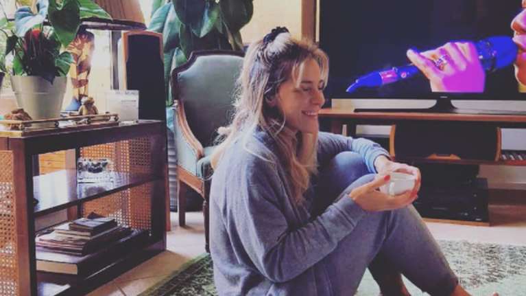 Νατάσα Μποφίλιου: Μέσα στο υπέροχο σπίτι της στην Καλλιθέα - Κομψό, ζεστό με vintage πινελιές [εικόνες]