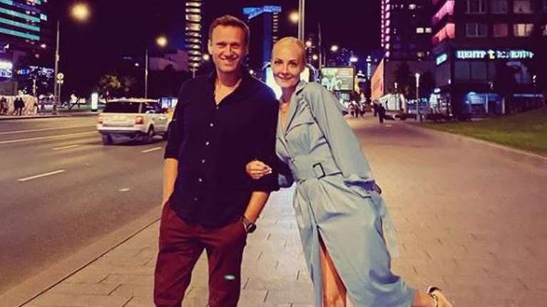 Αλεξέι Ναβάλνι: &quot;Γιούλια, εσύ με έσωσες&quot; - Το ευχαριστώ στη σύζυγό του