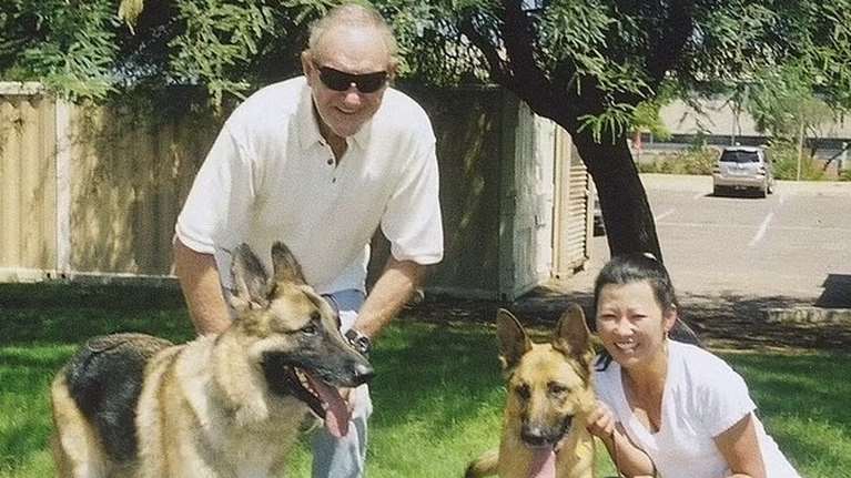 Ο σκύλος του Hackman και της Betsy Arakawa πιθανότατα πέθανε από αφυδάτωση και ασιτία - Ηταν σε κλουβί