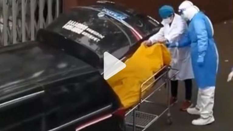 Απίστευτες σκηνές στη Σανγκάη: Ηλικιωμένος μεταφέρθηκε στο νεκροτομείο ενώ ήταν ζωνταντός- Ανοιξαν τον σάκο και άρχισε να κινείται