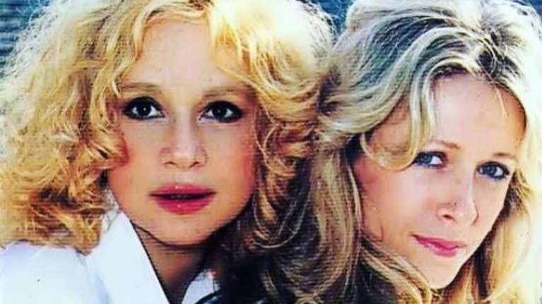 Σπάνια φωτογραφία της Αλίκης Βουγιουκλάκη από την Επίδαυρο - Με τη Νόρα Βαλσάμη