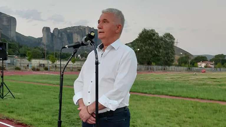 Απίστευτη δήλωση του δημάρχου Μετεώρων: Διαφήμιση για την Καλαμπάκα το επεισόδιο στην ταβέρνα με τον καθηγητή Βασιλακόπουλο