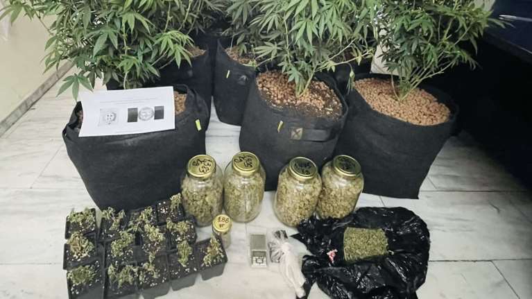 Άγ. Παντελεήμονας: Συνελήφθη 32χρονος Ολλανδός για διακίνηση ναρκωτικών - Τα έστελνε με ταξί σε κουτί από μπισκότα