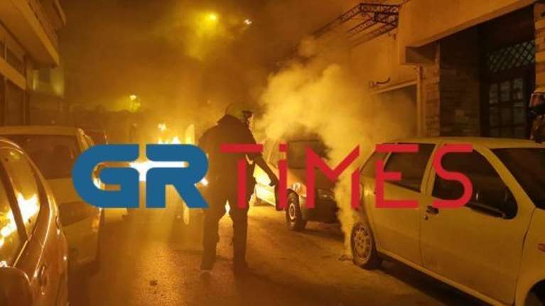 Επεισόδια και μολότοφ στο κέντρο της Θεσσαλονίκης - Προσαγωγές από την ΕΛ.ΑΣ. (video)