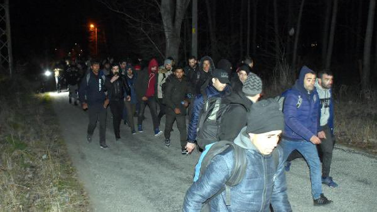 Άνοιξαν τα σύνορα ή πόλεμος προπαγάνδας από τον Ερντογάν;