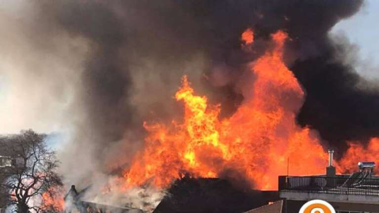 Στις φλόγες η Ξάνθη: Μεγάλη φωτιά σε καπναποθήκες στο κέντρο της πόλης - Απομακρύνονται κάτοικοι [εικόνες - βίντεο]