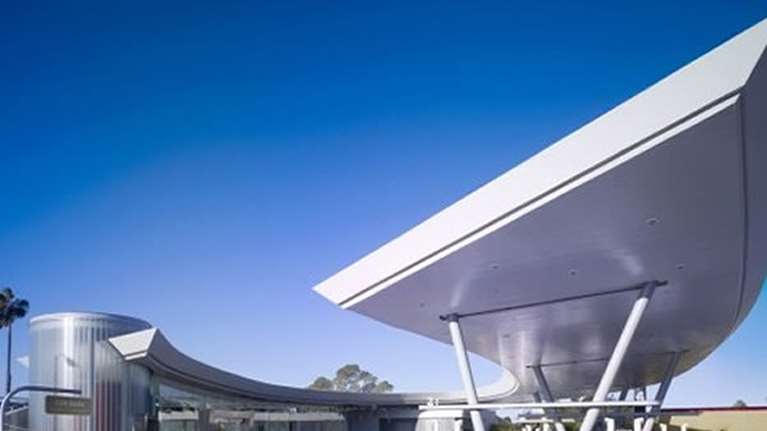 Τα νέα &quot;επώνυμα&quot; ακίνητα που βγαίνουν στο σφυρί: Γαβαλάς, Καρούζος, πεντάστερο ξενοδοχείο και εκθεσιακό κέντρο