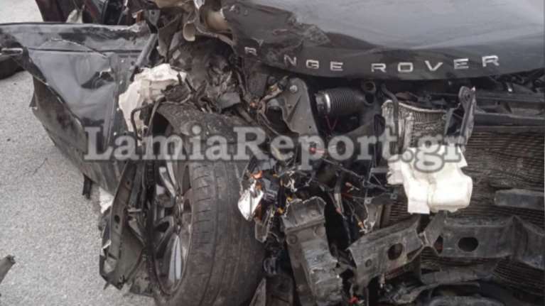 Αλέξης Κούγιας: Εικόνες σοκ από το τροχαίο - Σμπαράλια το πολυτελές αυτοκίνητό του