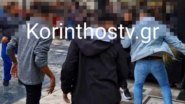 Κόρινθος: Ρομά μετέτρεψαν σε πεδίο μάχης το κέντρο της πόλης – 27 προσαγωγές και συλλήψεις