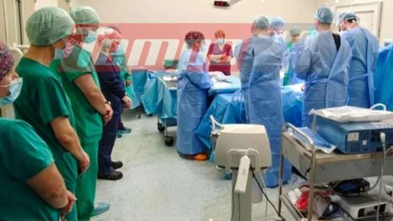Τραγωδία στον Άραχθο: Ενός λεπτού σιγή και συγκίνηση στο χειρουργείο πριν τη λήψη των οργάνων των παιδιών