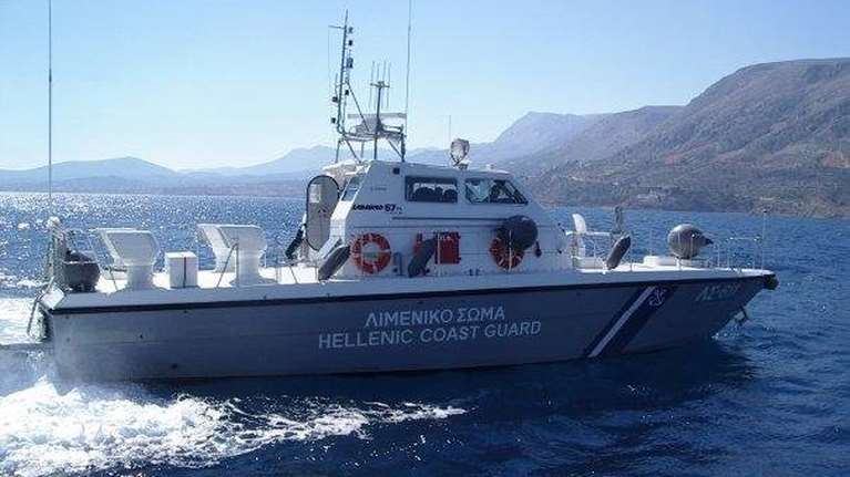 Διάσωση 26 μεταναστών στη Λέσβο από το λιμενικό: Δύο γυναίκες προληπτικά στο νοσοκομείο [Βίντεο]