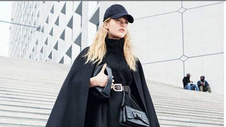 Αυτές τις κάπες αν χρειαστεί θα τις φορέσουμε ακόμα και στο σαλόνι μας