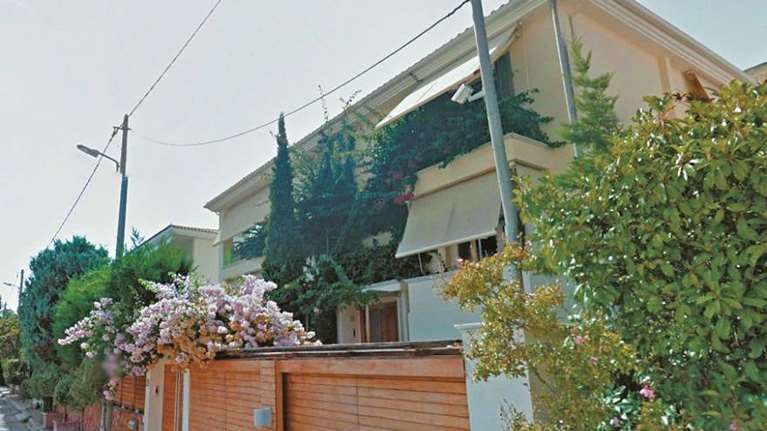 Στο σφυρί η μεζονέτα του Πέτρου Φιλιππίδη στο Ψυχικό - Ποιες άλλες κατοικίες επωνύμων εκπλειστηριάζονται