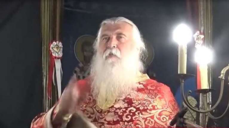 Το τερμάτισε ψεκασμένος ιερέας στη Φλώρινα: &quot;Τα εμβόλια θα σας κλέψουν τα παιδιά, είναι χάραγμα του Εωσφόρου&quot;