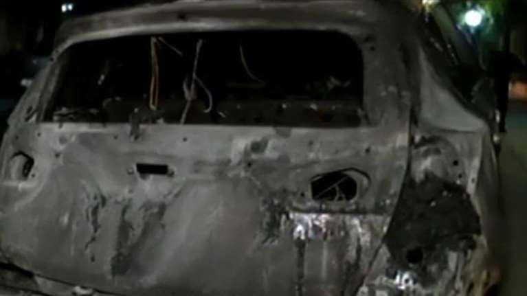 Ελένη Ζαρούλια: Εμπρηστική επίθεση στο αυτοκίνητο της συζύγου του Μιχαλολιάκου [βίντεο]