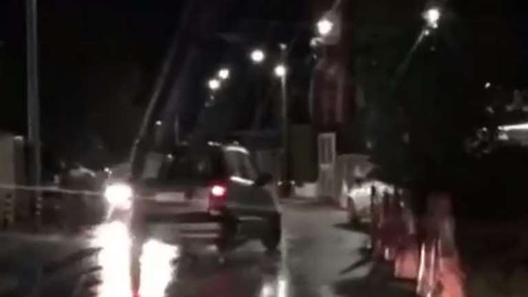 Τρελή πορεία ΙΧ στην Κηφισιά - Μεθυσμένος οδηγός πήγαινε ανάποδα, έπεφτε σε μάντρες και κάδους [βίντεο]