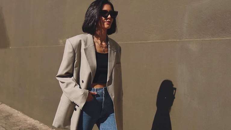 Τζιν + σακάκι: Ο συνδυασμός που δεν θα σε προδώσει ποτέ