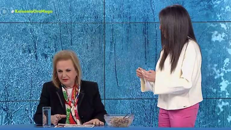 Απίστευτο σκηνικό με Παγώνη στον αέρα του MEGA: Η Βούλγαρη της έδωσε...κόλλυβα- &quot;Θα σοβαρευτείτε; Θα σηκωθώ να φύγω&quot;