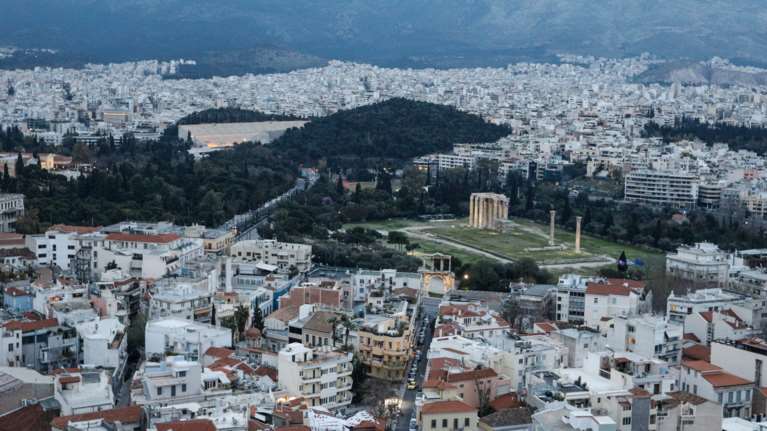 ΕΝΦΙΑ: Οι δύο τρόποι για να σπάσετε την πληρωμή σε έως και 24 δόσεις - Πότε ξεκινούν οι καταβολές