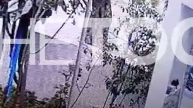 Γιώργος Καραϊβάζ: Το βίντεο που &quot;καίει&quot; τους εκτελεστές - Πώς έδρασαν λίγα λεπτά πριν τη δολοφονία