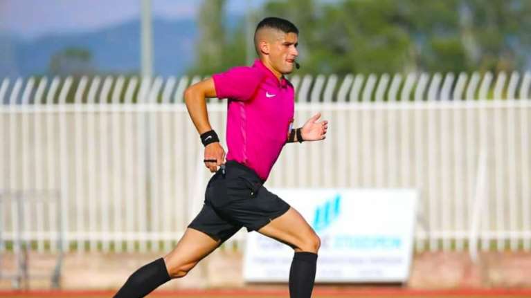 Αγρίνιο: Διαιτητής σώζει ποδοσφαιριστή που του έχει γυρίσει η γλώσσα την ώρα του αγώνα [βίντεο]