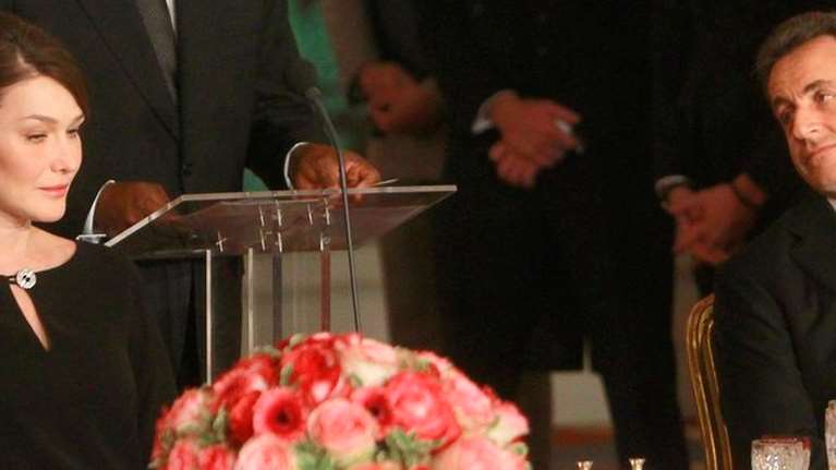 Κάρλα Μπρούνι: Τα 5 μαρτυρικά χρόνια ως Πρώτη Κυρία - Το άγχος &amp; η απόπειρα δολοφονίας