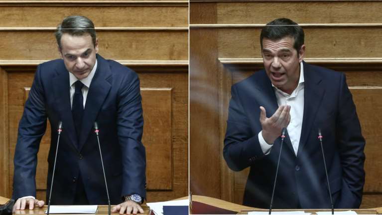 Σύγκρουση Μητσοτάκη - Τσίπρα στην Βουλή για ακρίβεια και πανδημία με φόντο τα νέα μέτρα