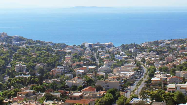 Νέες αντικειμενικές αξίες: Τα νότια προάστια &quot;αποκαθηλώνουν&quot; τα βόρεια - Η Γλυφάδα ακριβότερη από την Κηφισιά