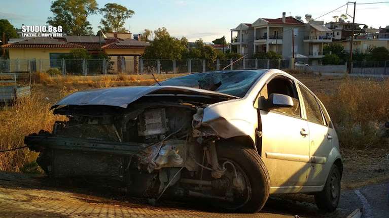 Θανατηφόρο τροχαίο στο Ναύπλιο: Νεκρή 34χρονη, δύο τραυματίες [εικόνες]