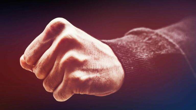 Ηράκλειο: Άγριος ξυλοδαρμός 16χρονου από τρεις 17χρονους στη μέση του δρόμου