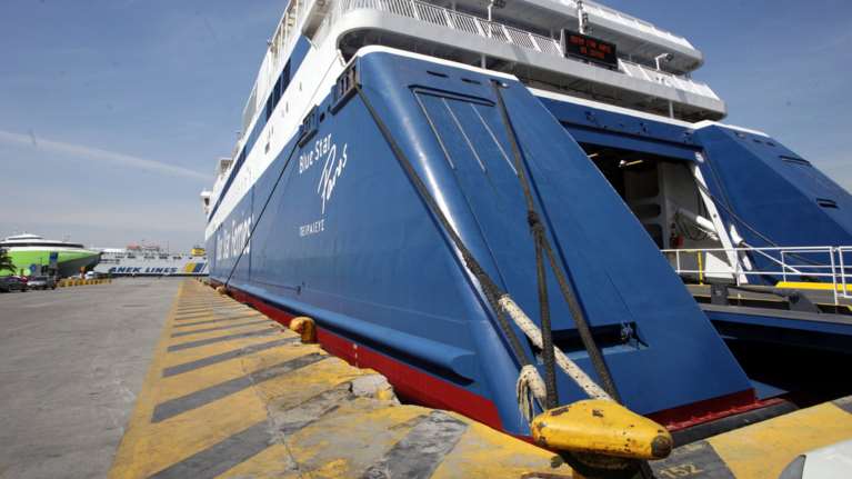 Δεμένα τα πλοία στα λιμάνια από σήμερα για 48 ώρες