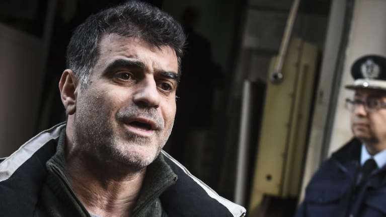 Στο πλευρό Βαξεβάνη ο ΣΥΡΙΖΑ: Καταγγέλλει την κυβέρνηση γιατί του έκανε φορολογικό έλεγχο - Αιχμηρό σχόλιο ΝΔ