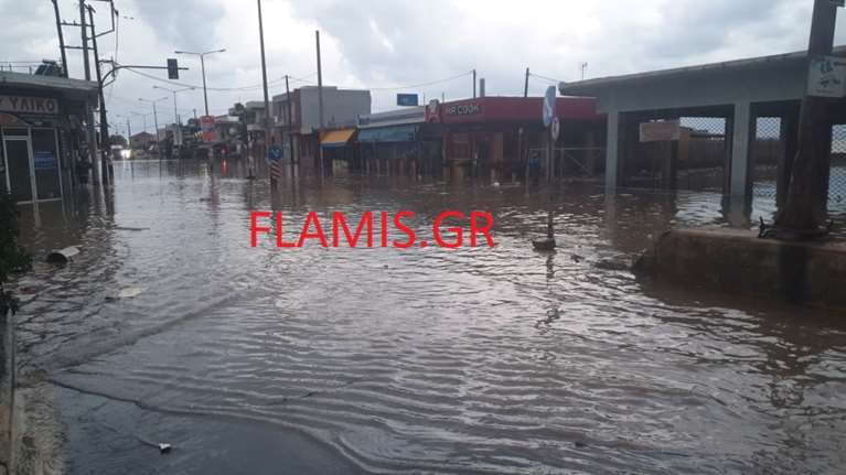 Πάτρα: Τεράστιες καταστροφές από την κακοκαιρία στην Ακτή Δυμαίων - Πλημμύρισαν σπίτια και καταστήματα