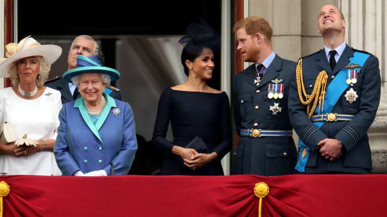 Το πρώτο χτύπημα του παλατιού: Έτσι &quot;εκδικείται&quot; τους Χάρι και Μέγκαν - Ο ρόλος του Άρτσι [Εικόνες]